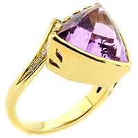 Золотое кольцо с аметистом треугольной формы, фото