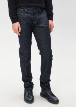 Темно-синие джинсы Emporio Armani с фирменной надписью, фото
