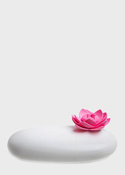 Футляр белого цвета с розовым цветком Qualy Lotus, фото